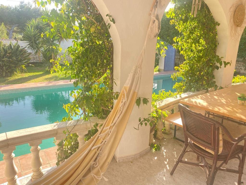 Beautiful With Pool, Barbecue, And Garden *